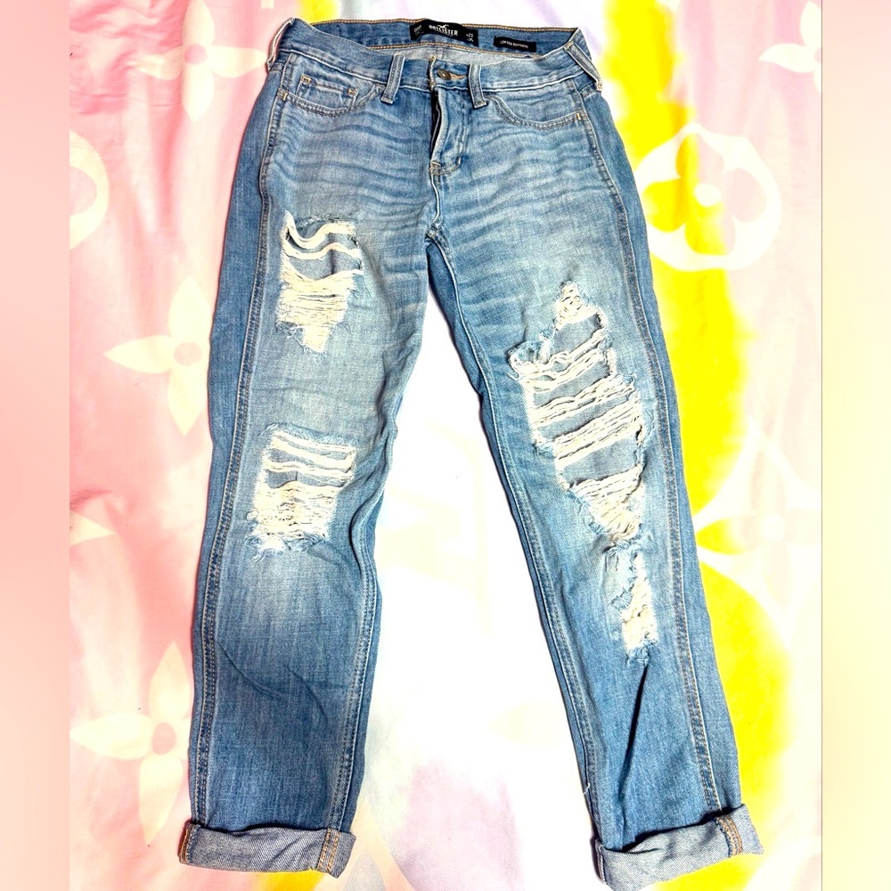 Hollister Boyfriend Ripped Low Rise Jeans 00R/23